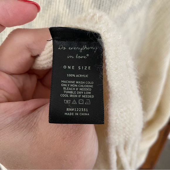 Do everything in Love Brand Open Knit Kimono with Fringe Tassels - Picture 6 of 7